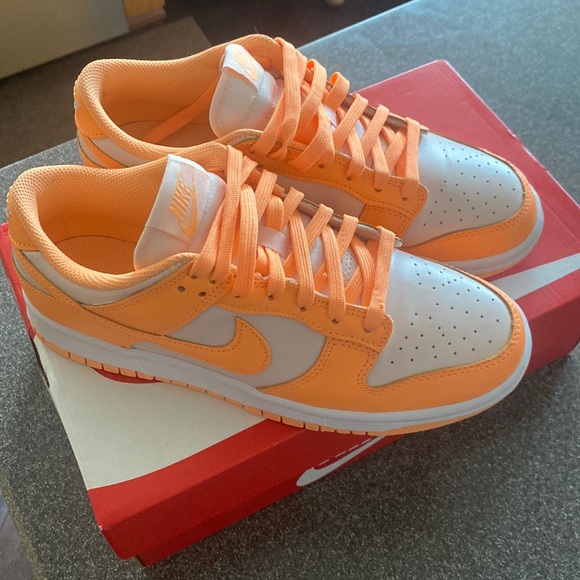 Nike Dunk Low Peach & Cream - Picture 1 of 5